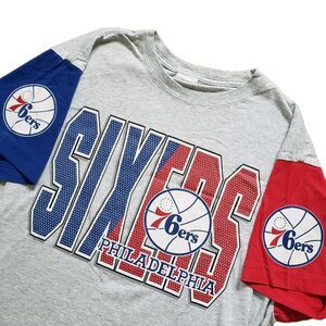 Vintage Y2K Mitchell & Ness Philadelphia 76ers Size Small Mens Gray T-Shirt NBA
